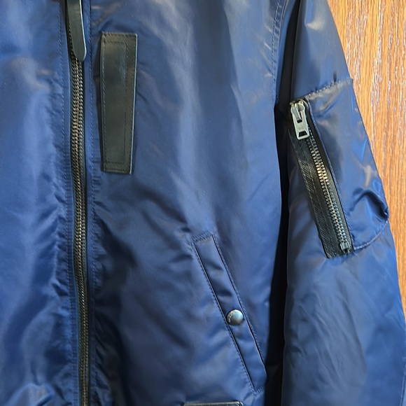 Coach Men’s Bomber Jacket! Size small. Maybe worn once or twice! Exc. condition. - Picture 4 of 6